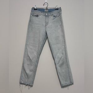 Bleach Wash Cut Off Crop Jean